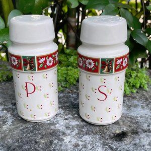 Vintage Ceramic Holiday Vintage Salt & Pepper Shakers